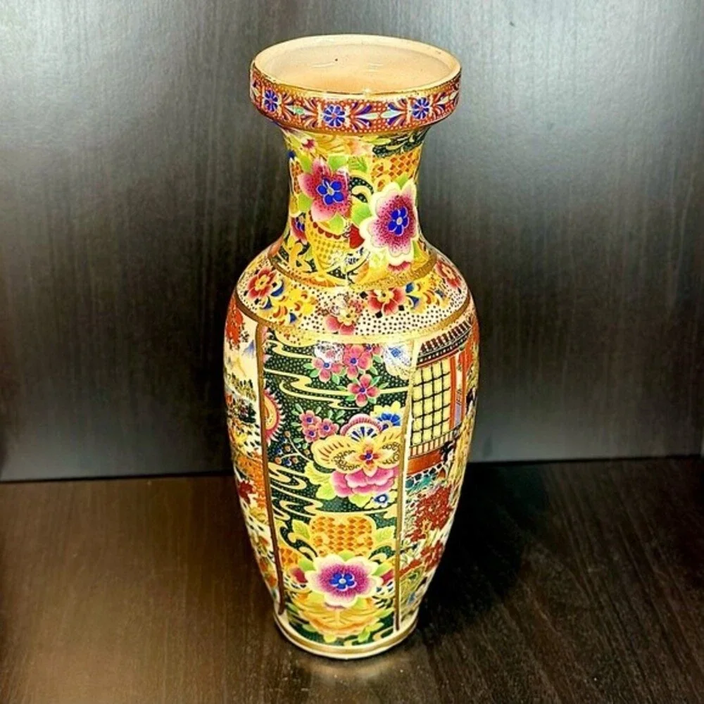 Pristine Vintage Japanese Satsuma Style Moriage Gold Gilt Vase 9.5